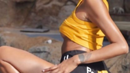 Nastya straplez bikini ile seks