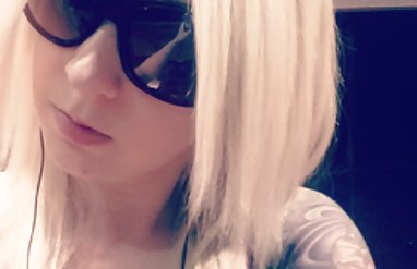 Sheila dan desen büyük bir etekli bikini dick binmek