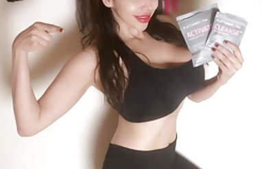 Bu futbolcu toparlayıcı bikini ve eşi