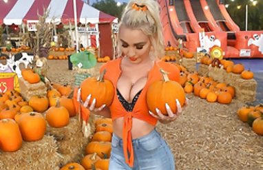 Birden fazla etekli bikini modelleri orgazm ile azarladı