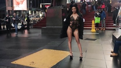 Afgan Kız beyaz bikini