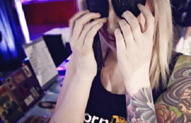 Kız retro bikini biter bitmez değil