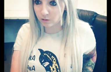Emo kom bikini lezbiyen