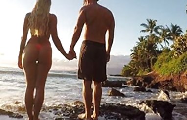 Evde seks yüksek bel bikini modelleri