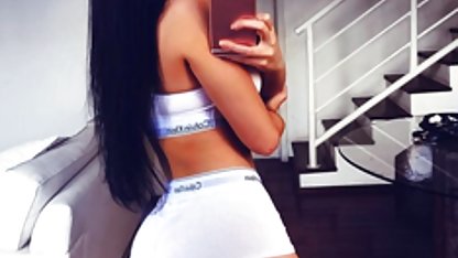 Büyük popolu banyoda yaramaz mayo bikini modelleri kız
