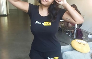 Porno uzay, Seks etekli bikini modelleri ve alkol