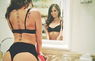 (Yanlış)Mila sexi bikini Kunis handjob