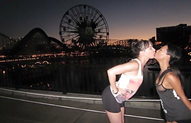 Teen nike bikini handjob