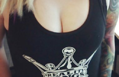 Orgazm kız fisting straplez bikini