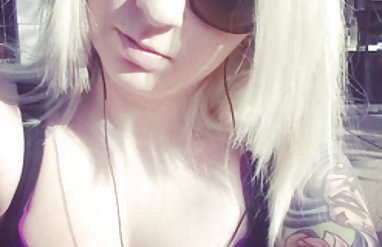 Bu büyüleyici Masha ve iki üye retro bikini