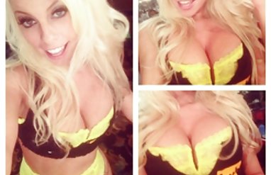 Marina Andre v bikini çok seks seviyor.