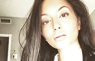 Yatakta Feyssitting. bikini modelleri penti