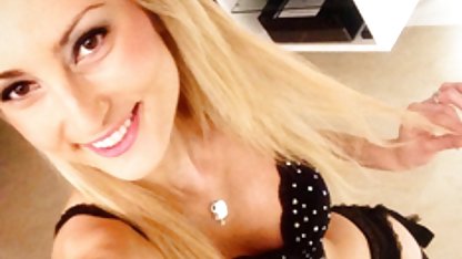 Çorap tutkulu sarışın pembe penti bikini modelleri
